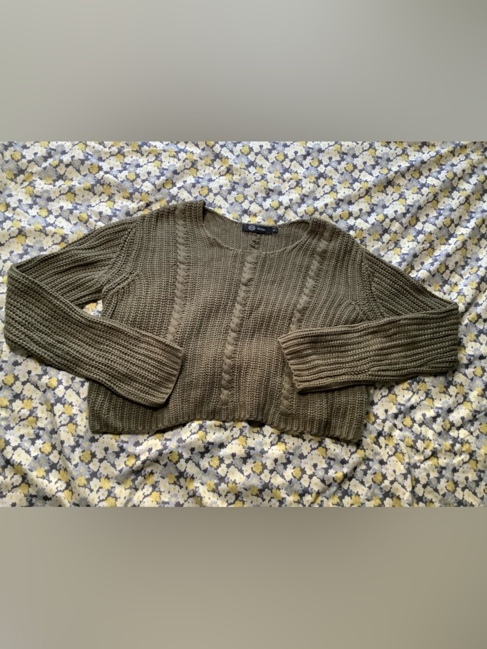 Olive Green Women's Crewneck Cable-Pattern Sweater